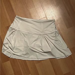 (NWOT) Lululemon White Skort